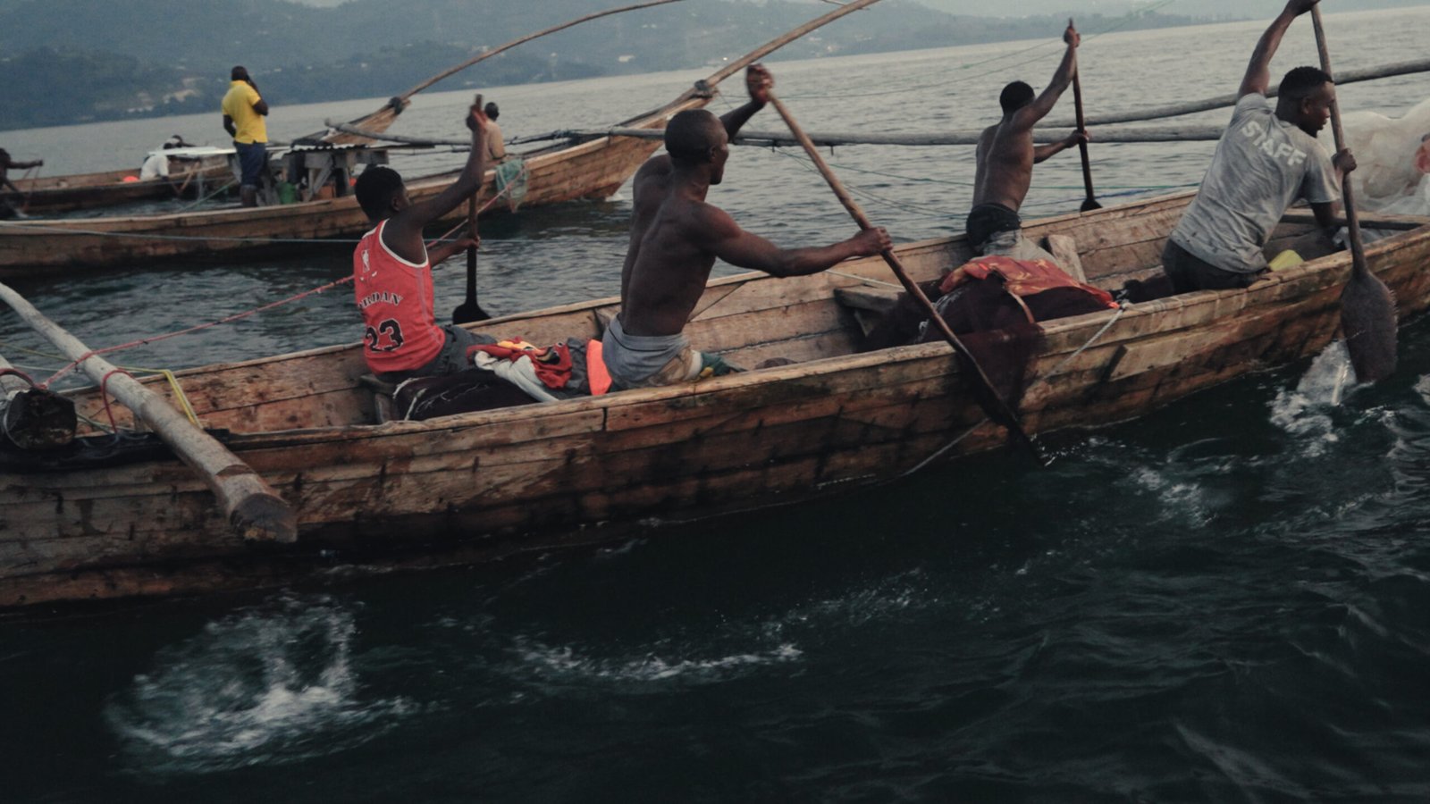 BIG FISH – Rumba Rwandaise.00_00_32_39.Standbild011 Kopie 2
