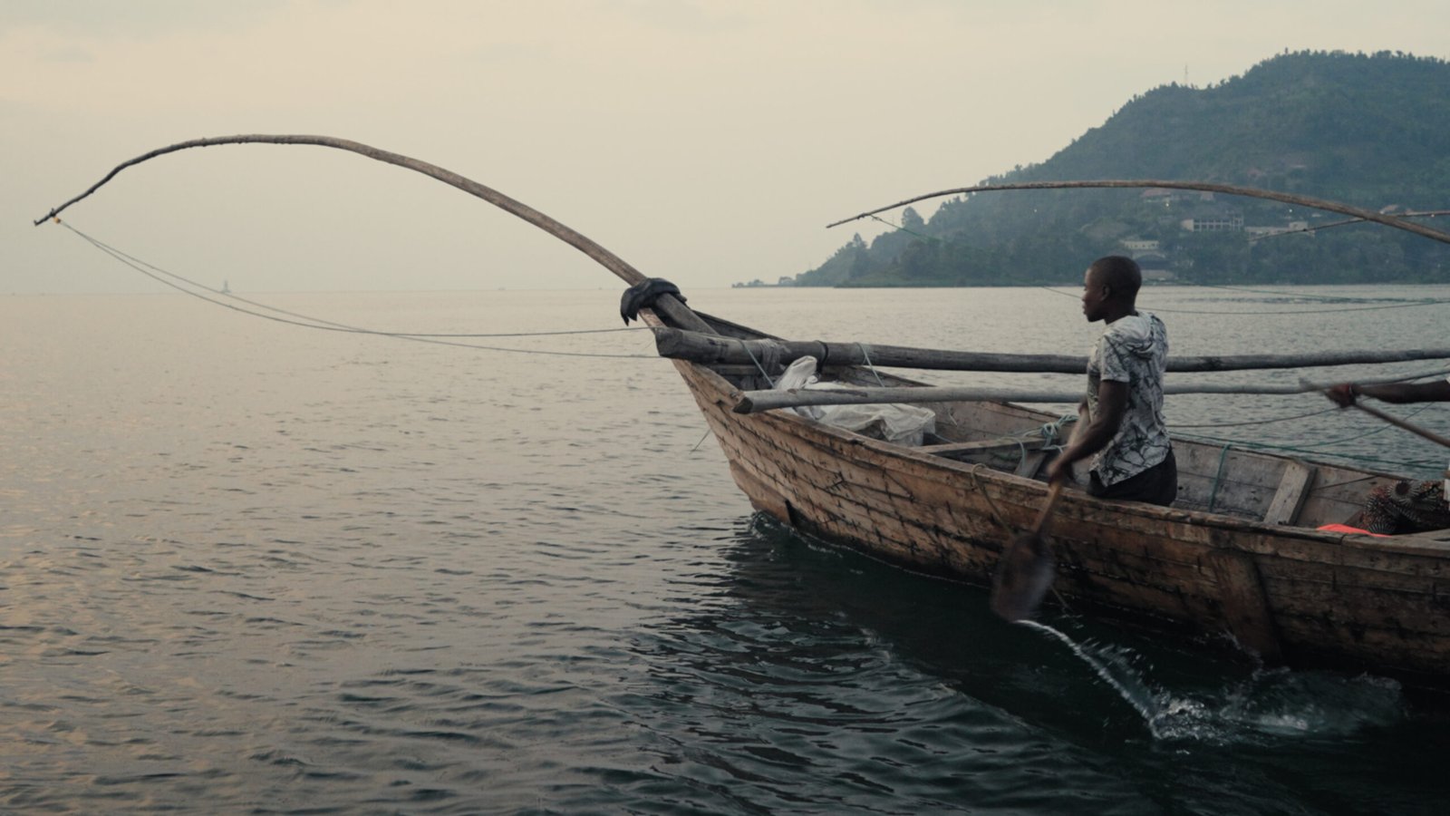 BIG FISH – Rumba Rwandaise.00_00_44_05.Standbild009